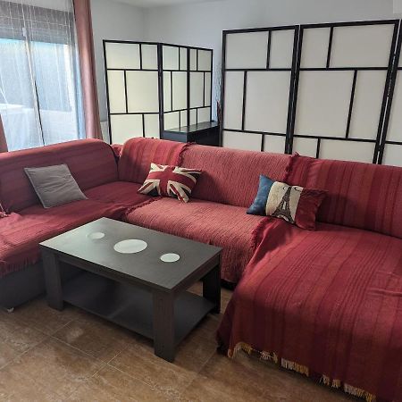 Vivienda Compartida Con Ambiente Familiar Appartement Sesena Buitenkant foto