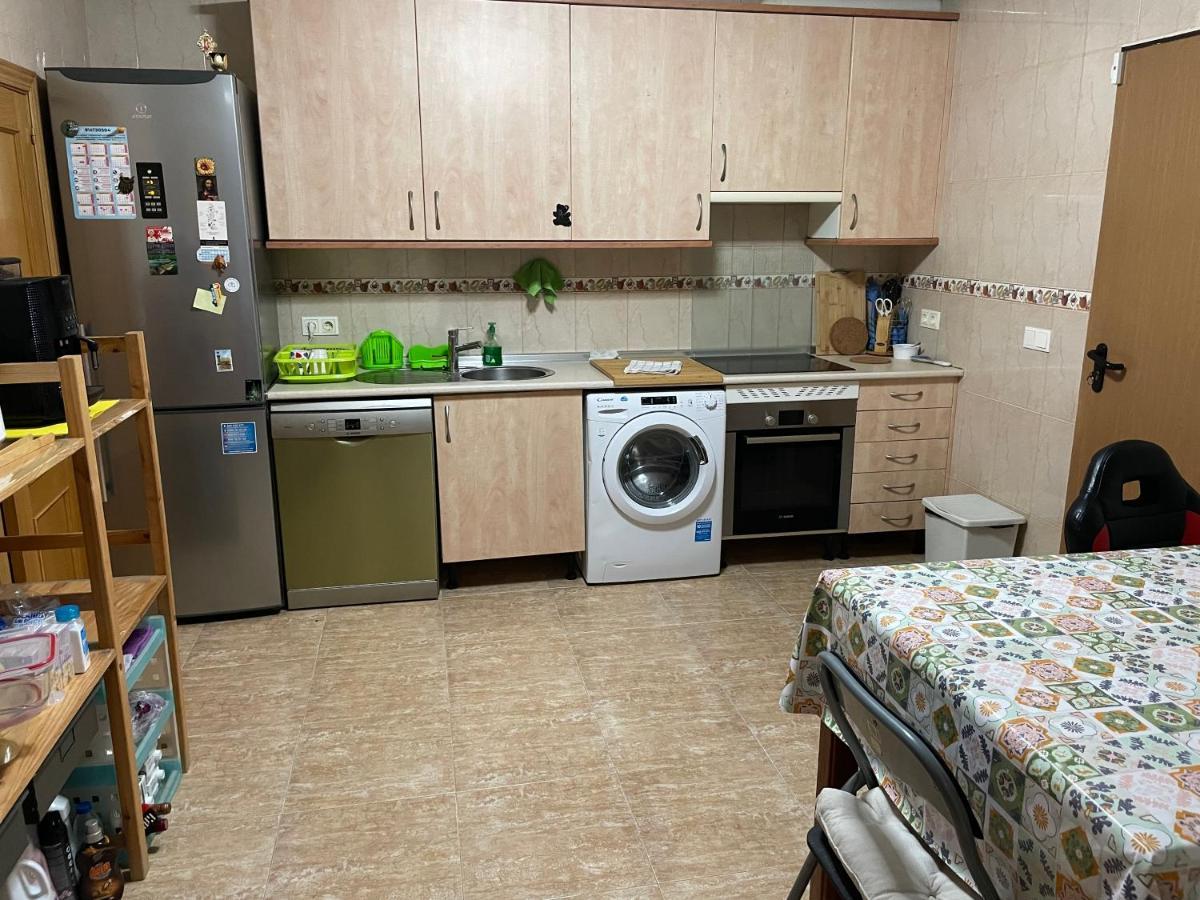 Vivienda Compartida Con Ambiente Familiar Appartement Sesena Buitenkant foto