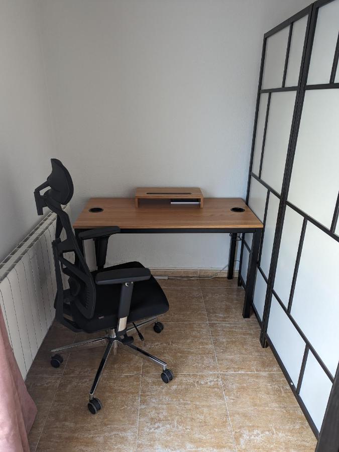 Vivienda Compartida Con Ambiente Familiar Appartement Sesena Buitenkant foto